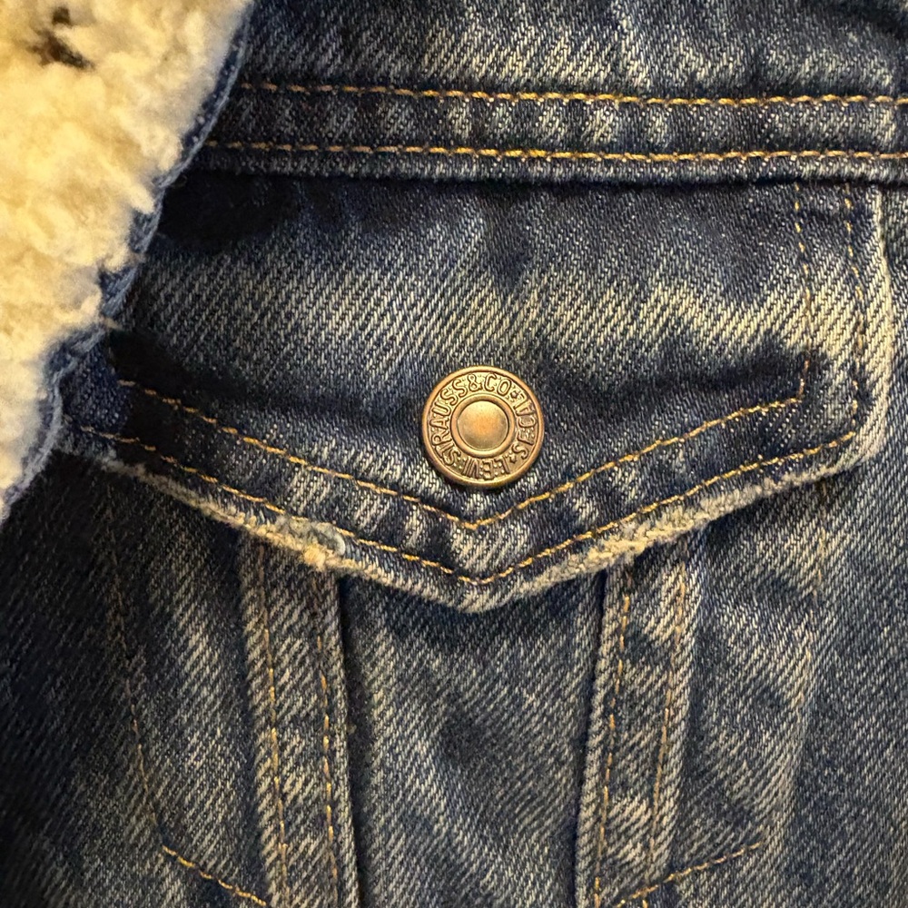Levi's Cream Sherpa Lined Jacket - Picture 4 of 6